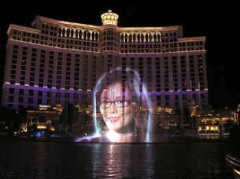 CES 2007: Проекционное шоу на воде